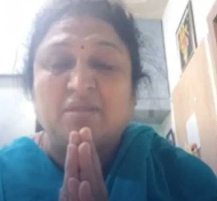 ರಾಜಕೀಯ ದ್ವೇಷದಿಂದ ಸಸ್ಪೆಂಡ್: ಸೆಲ್ಫಿ​ ವಿಡಿಯೋ ಮಾಡಿ ಕಣ್ಣೀರಿಟ್ಟ ಮುಖ್ಯ ಶಿಕ್ಷಕಿ!