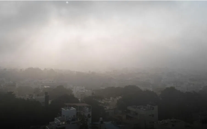 ರಾಜ್ಯದೆಲ್ಲೆಡೆ ಒಣಹವೆ; ಬೆಂಗಳೂರಿನಲ್ಲಿ ಮಂಜು ಕವಿದ ವಾತಾವರಣ – ಹವಾಮಾನ ಇಲಾಖೆ