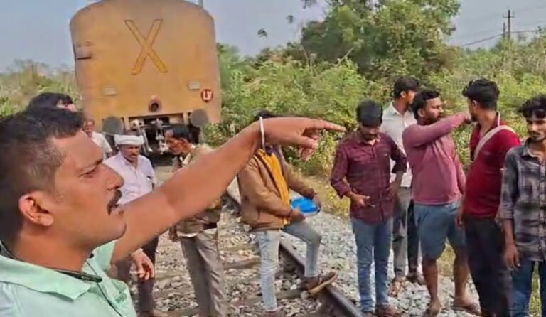 ರೈಲ್ವೇ ಹಳಿಗೆ ಜಿಗಿದು ಆತ್ಮಹತ್ಯೆಗೆ ಯತ್ನ; ಲೋಕೋ ಪೈಲಟ್ ಸಮಯಪ್ರಜ್ಞೆಯಿಂದ ತಪ್ಪಿದ ದುರಂತ!