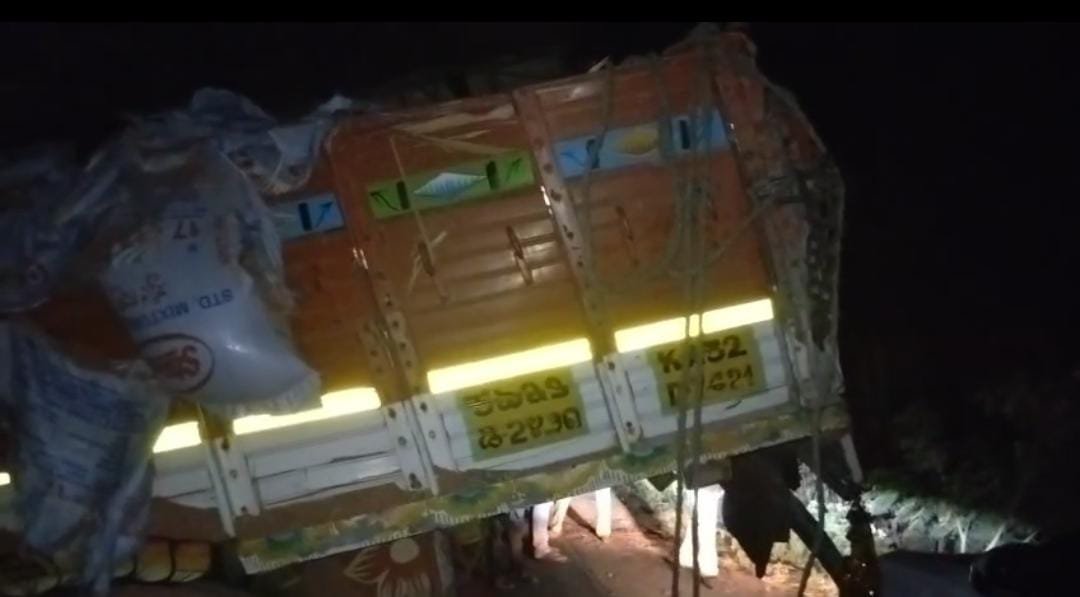 ಬಲ್ಕರ್ ಗಾಡಿ-ಲಾರಿ ಮುಖಾಮುಖಿ ಡಿಕ್ಕಿ: ಮೂವರು ಸಾವು, ಓರ್ವ ಗಂಭೀರ
