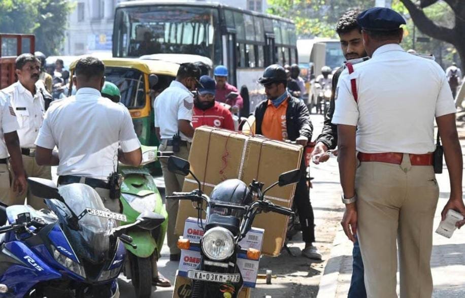 ಟ್ರಾಫಿಕ್ ಫೈನ್‌ಗೆ 50% ಡಿಸ್ಕೌಂಟ್: ವಾಹನ ಸವಾರರಿಂದ ಭರ್ಜರಿ ರೆಸ್ಪಾನ್ಸ್, 3 ವಾರಗಳಲ್ಲಿ 16.63 ಕೋಟಿ ಸಂಗ್ರಹ!