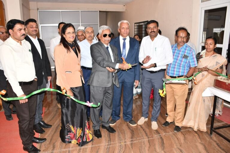 ಖರೀದಿಯ ವೇಳೆ ಜಾಗ್ರತೆಯಿಂದ ವ್ಯವಹರಿಸಿ: ಎ.ಜೆ. ಮಾಲ್ದಾರ