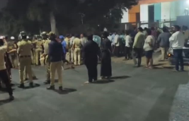 ಬಳ್ಳಾರಿ ಬ್ಯಾನರ್​​ ಗಲಾಟೆ: ಶಾಸಕ ಜನಾರ್ದನ ರೆಡ್ಡಿ, ಶ್ರೀರಾಮುಲು ಸೇರಿ 11 ಜನರ ವಿರುದ್ಧ FIR