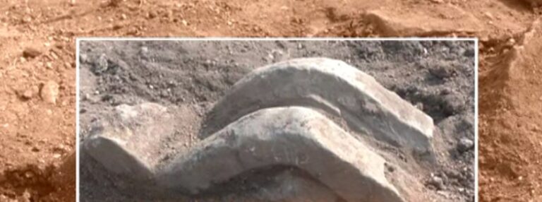 ಲಕ್ಕುಂಡಿಯಲ್ಲಿ ಎರಡನೇ ದಿನವೂ ಮುಂದುವರೆದ ಉತ್ಕನನ: ಪ್ರಾಚೀನ ಕಾಲದ ಶಿಲಾಕೃತಿ ಪತ್ತೆ