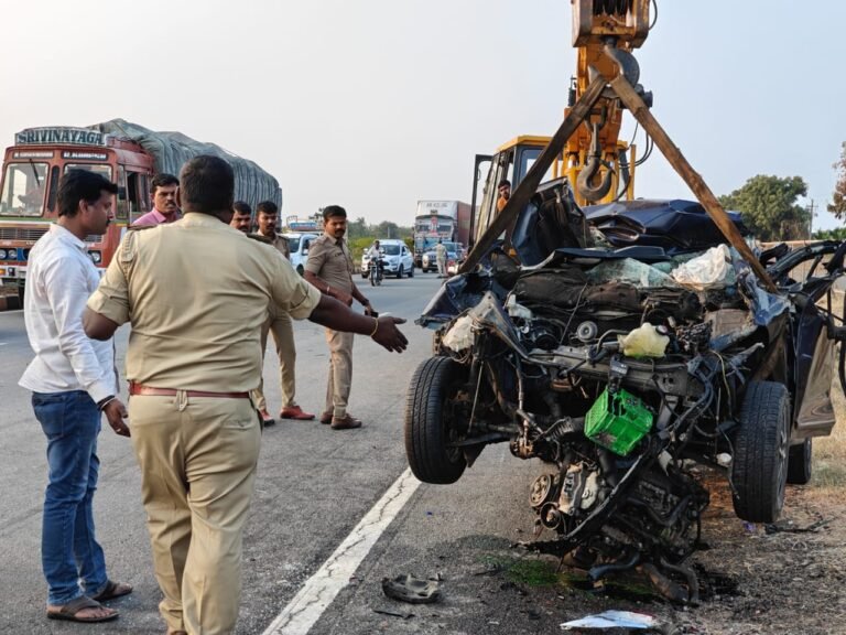ಭೀಕರ ಅಪಘಾತ| ಕ್ಯಾಂಟರ್ ಗೆ ಡಿಕ್ಕಿ ಹೊಡೆದ ಕಾರು, ಮಹಿಳೆ ಸಾವು!