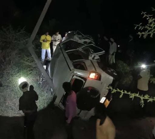 ಮರಕ್ಕೆ ಬೊಲೆರೊ ವಾಹನ ಡಿಕ್ಕಿ; ನಾಲ್ವರು ಕಾರ್ಮಿಕರು ಸಾವು