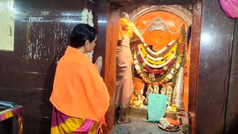 ಜನಾರ್ದನ ರೆಡ್ಡಿ ಮನೆ ಮೇಲೆ ಫೈರಿಂಗ್: ಆಂಜನೇಯನ ಮೊರೆ ಹೋದ ಪತ್ನಿ ಅರುಣಾ ಲಕ್ಷ್ಮೀ, ಘಟನೆ ಬಗ್ಗೆ ಹೇಳಿದ್ದೇನು?