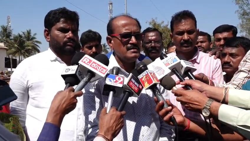 ಲಕ್ಕುಂಡಿಯಲ್ಲಿ ಚಿನ್ನ, ಬೆಳ್ಳಿ ಅನ್ವೇಷಣೆ ನಮ್ಮ ಉದ್ದೇಶವಲ್ಲ- ಇತಿಹಾಸದ ಅನ್ವೇಷಣೆ ಮುಖ್ಯ: ಎ ದೇವರಾಜು