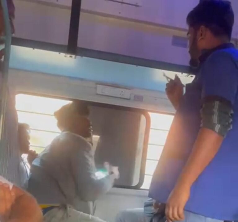 ಅಕ್ರಮವಾಗಿ ನೀರಿನ ಬಾಟಲ್ ಮಾರಾಟ; ರೈಲಿನಲ್ಲೇ ಯುವಕನ ಮೇಲೆ ಹಲ್ಲೆ! Video Viral