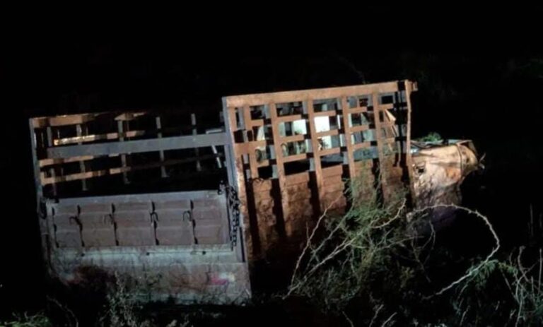 ರಾಯಚೂರು| ಲಾರಿ-2 ಗೂಡ್ಸ್ ವಾಹನಗಳ ಮಧ್ಯೆ ಸರಣಿ ಅಪಘಾತ: ಐವರು ದುರ್ಮರಣ