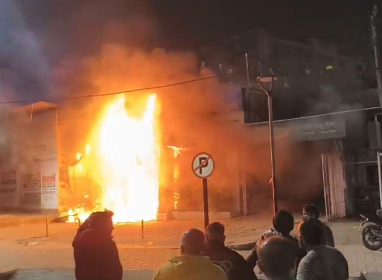 ಕೆಆರ್ ಪುರದ ಬಜಾಜ್ ಶೋರೂಮ್‌ನಲ್ಲಿ ಭೀಕರ ಅಗ್ನಿ ಅವಘಡ!