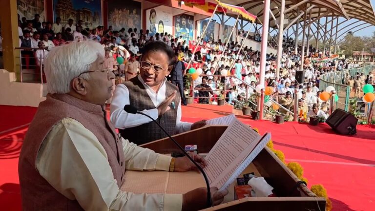 ಗಣರಾಜ್ಯೋತ್ಸವ ವೇದಿಕೆ ಅಂಗಳದಲ್ಲೇ ಬಿಜೆಪಿ–ಕಾಂಗ್ರೆಸ್ ಜಟಾಪಟಿ; ಧ್ವಜಾರೋಹಣ ಕಾರ್ಯಕ್ರಮದಲ್ಲಿ ರಾಜಕೀಯ ಬಣ್ಣ!