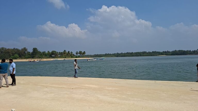 ಉಡುಪಿ| ಕೋಡಿಬೆಂಗ್ರೆ ಬಳಿ ಪ್ರವಾಸಿ ದೋಣಿ ಮುಳುಗಿ ಇಬ್ಬರ ಸ್ಥಿತಿ ಗಂಭೀರ!