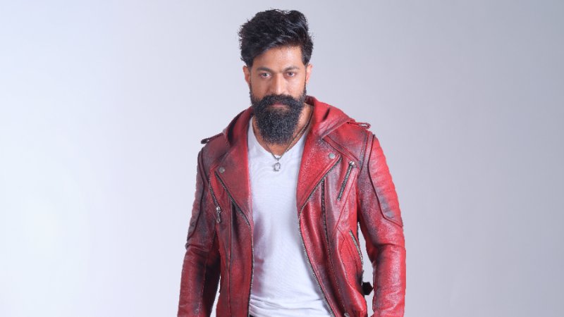 ಯಶ್ ಬರ್ತಡೇ ಸಂಭ್ರಮಕ್ಕೆ ಕಾನೂನು ತಿರುಗುಬಾಣ: ಬ್ಯಾನರ್ ವಿವಾದದಲ್ಲಿ ವೇಣು ಕ್ರಿಯೇಶನ್ ವಿರುದ್ಧ ಎಫ್ಐಆರ್