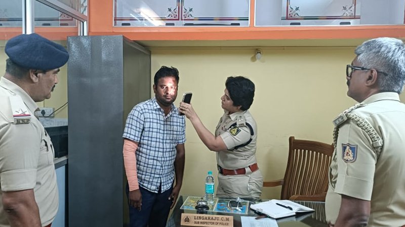 ಮಂಡ್ಯದಲ್ಲಿ ಸಿನೆಮಾ ಸ್ಟೈಲ್ ದರೋಡೆ ಡ್ರಾಮಾ ಬಯಲು: ಪೊಲೀಸರ ಅತಿಥಿಯಾದ ಚಿನ್ನದಂಗಡಿ ಮಾಲೀಕ