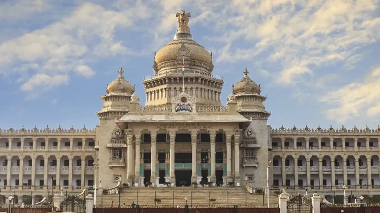 ವಿಧಾನಸೌಧದಲ್ಲೇ ಬಂಗಾರದ ಕಳ್ಳತನ: ಪ್ರಭಾವಿ ಸಚಿವರ ಕಚೇರಿಯಲ್ಲಿ ಲಕ್ಷಾಂತರ ರೂ. ನಗದು–ಚಿನ್ನ ಲೂಟಿ