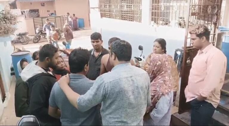 ದೇವಸ್ಥಾನದಲ್ಲಿ ಸುಪ್ರಭಾತ ಹಾಡು ಹಾಕಿದ್ದಕ್ಕೆ ಗಲಾಟೆ ಮಾಡಿಕೊಂಡ ಹಿಂದೂ-ಮುಸ್ಲಿಂ ಯುವಕರು!