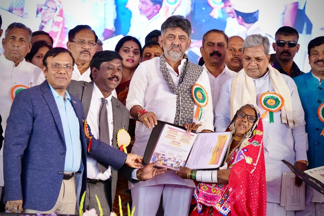 ಕಾಂಗ್ರೆಸ್ ಆರನೇ ಗ್ಯಾರಂಟಿ ಭೂಮಿ ಗ್ಯಾರಂಟಿ, ಏಳನೇ ಗ್ಯಾರಂಟಿ ನೀರಿನ ಗ್ಯಾರಂಟಿ: ಡಿ.ಕೆ. ಶಿವಕುಮಾರ್