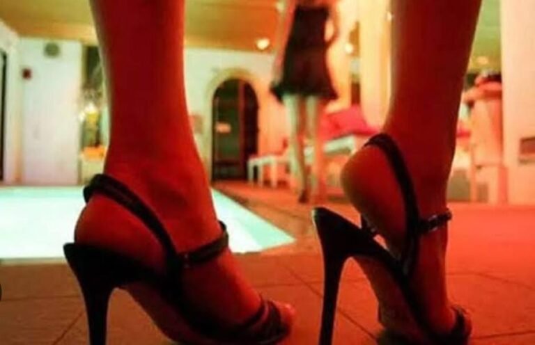 ಬೀದರ್| ಸ್ಪಾ ಅಡ್ಡೆ ಮೇಲೆ ಖಾಕಿ ದಾಳಿ; ಐವರು ಯುವತಿಯರ ರಕ್ಷಣೆ, ಇಬ್ಬರು ಅರೆಸ್ಟ್!