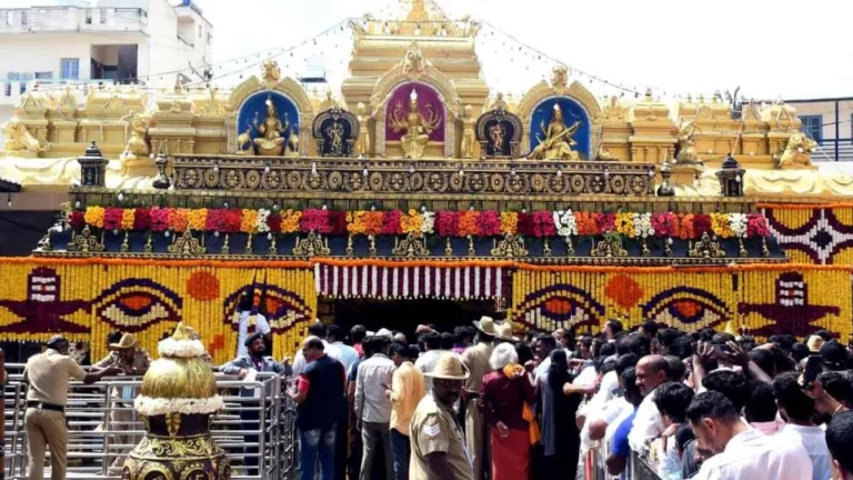 ಭಕ್ತರ ಹಣ ದುರ್ಬಳಕೆ ಆರೋಪ: ಹಾಸನಾಂಬೆ ದೀಪಾಲಂಕಾರ ಟೆಂಡರ್ ಮೇಲೆ ಲೋಕಾಯುಕ್ತ ದಾಳಿ