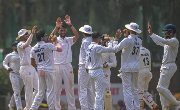 ರಣಜಿ ಟ್ರೋಫಿ ಕ್ವಾರ್ಟರ್ ಫೈನಲ್: ಮುಂಬೈಯನ್ನು ಮಣಿಸಿದ ಕರ್ನಾಟಕ! ಸೆಮಿಫೈನಲ್‌ʼಗೆ ಲಗ್ಗೆ