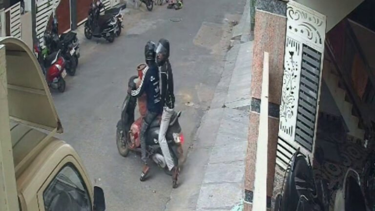 ಸಿಲಿಂಡರ್‌ಗಳ ಮೇಲೆ ಕಳ್ಳರ ಕಣ್ಣು: 2 ತುಂಬಿದ ಗ್ಯಾಸ್ ಹೊತ್ತೊಯ್ದ ಖದೀಮರು!