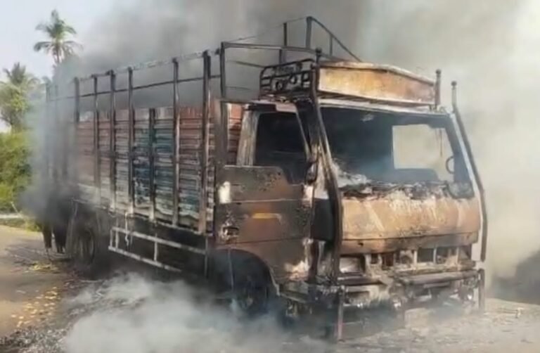 ವಿದ್ಯುತ್ ತಂತಿ ತಗುಲಿ ಚಿಪ್ಸ್ ಲೋಡ್ ಕ್ಯಾಂಟರ್ ಲಾರಿ ಸಂಪೂರ್ಣ ಭಸ್ಮ!