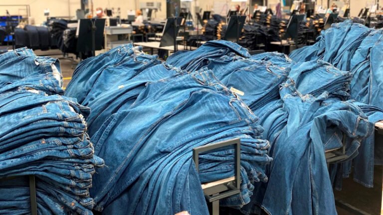 ಗಲ್ಫ್ ಯುದ್ಧದ ಎಫೆಕ್ಟ್: ಬಳ್ಳಾರಿ ಜೀನ್ಸ್ ಉದ್ಯಮಕ್ಕೆ ಭಾರಿ ಹೊಡೆತ,  20 ಲಕ್ಷ ಪ್ರಾಡಕ್ಟ್‌ಗಳ ರಫ್ತು ಸ್ಥಗಿತ!