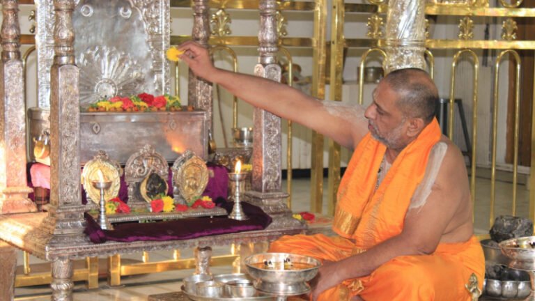 ಮಂತ್ರಾಲಯದಲ್ಲಿ ಯುಗಾದಿ ಆಚರಣೆ: ಶ್ರೀ ರಾಘವೇಂದ್ರ ಸ್ವಾಮಿ ಮಠದಲ್ಲಿ ವಿಶೇಷ ಪೂಜಾ ಕೈಂಕರ್ಯಗಳು