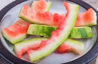 ಕಲ್ಲಂಗಡಿ ಹಣ್ಣು ತಿಂದು ಸಿಪ್ಪೆ ಎಸೆಯುತ್ತಿದ್ದೀರಾ!? ಹಾಗಿದ್ರೆ ಈ ತಪ್ಪು ಮಾಡ್ಬೇಡಿ! ಬಗೆ ಬಗೆಯ ತಿನಿಸು ತಯಾರಿಸಿ