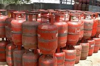 ಗ್ಯಾಸ್‌ ಸಿಲಿಂಡರ್‌ ಎಷ್ಟು ಖಾಲಿಯಾಗಿದೆ ಎಂಬುದನ್ನು ತಿಳಿಯಲು ಈ ಟ್ರಿಕ್ಸ್‌ ಪಾಲಿಸಿ!