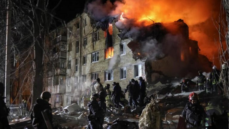 ಉಕ್ರೇನ್‌ನ ಖಾರ್ಕಿವ್ ವಸತಿ ಕಟ್ಟಡಕ್ಕೆ ರಷ್ಯಾದ ಕ್ಷಿಪಣಿ ದಾಳಿ: 8 ಮಂದಿ ಸಾವು, 10 ಜನರಿಗೆ ಗಾಯ!