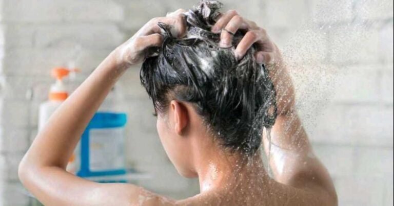 ತಲೆ ಸ್ನಾನದ ವೇಳೆ ಮಾಡುವ ಸಾಮಾನ್ಯ ತಪ್ಪುಗಳು ಕೂದಲು ಬೇರು ದುರ್ಬಲಗೊಳಿಸುತ್ತವೆ!