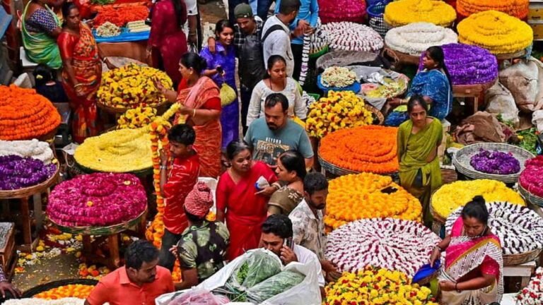 ಯುಗಾದಿ ಸಂಭ್ರಮ: ಬೆಂಗಳೂರಲ್ಲಿ ಖರೀದಿ ಭರಾಟೆ ಜೋರು!