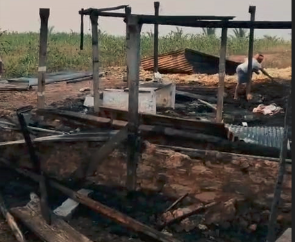 ಗದಗದಲ್ಲಿ ದನದ ಶೆಡ್ಡಿಗೆ ಭೀಕರ ಬೆಂಕಿ: ಆಕಳು-ಕರು ಸಾವು, ಎರಡು ಹಸುಗಳಿಗೆ ಗಂಭೀರ ಗಾಯ