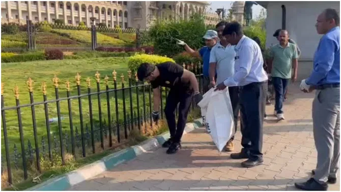 ವಿಧಾನಸೌಧ ಮುಂಭಾಗ ಸ್ವಚ್ಛತೆ: ನಟ ಅನಿರುದ್ಧ್ ಜತ್ಕರ್ ಮಾದರಿ ಕಾರ್ಯ!