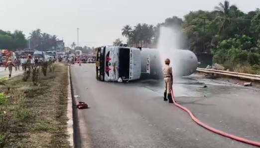 ಉಡುಪಿಯಲ್ಲಿ LPG ಟ್ಯಾಂಕರ್ ಪಲ್ಟಿ: ರಾಷ್ಟ್ರೀಯ ಹೆದ್ದಾರಿ 66ರಲ್ಲಿ ಸಂಚಾರ ಅಸ್ತವ್ಯಸ್ತ