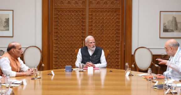 ತೈಲ ಬಿಕ್ಕಟ್ಟು: ರಾಜನಾಥ್ ಸಿಂಗ್ ನೇತೃತ್ವದಲ್ಲಿ ಅಂತರ-ಸಚಿವಾಲಯ ಸಮಿತಿ ರಚನೆ