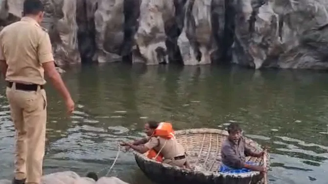 ಹೋಳಿ ಹುಣ್ಣಿಮೆಯಂದೇ ದುರ್ಘಟನೆ: ಬಣ್ಣ ತೊಳೆಯಲು ಕೆರೆಗೆ ಇಳಿದ ಯುವಕರು ನೀರುಪಾಲು