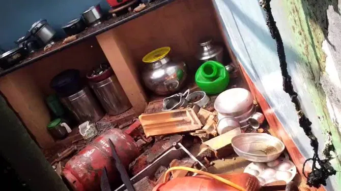 ಗ್ಯಾಸ್ ರೀಫಿಲ್ ಮಾಡುವಾಗ ಸಿಲಿಂಡರ್​  ಏಕಾಏಕಿ​ ಸ್ಫೋಟ: ನಾಲ್ವರಿಗೆ ಗಂಭೀರ ಗಾಯ!