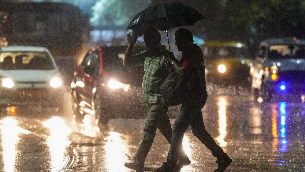 ಕರ್ನಾಟಕದಲ್ಲಿ ಬೇಸಿಗೆ ಮಳೆ ಆರ್ಭಟ: ಆಲಿಕಲ್ಲು ಮಳೆಗೆ ಜನತೆ ಖುಷ್!