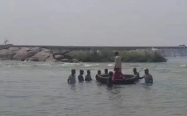 ತುಂಗಭದ್ರಾ ನದಿಯಲ್ಲಿ ಸ್ನಾನಕ್ಕೆ ಹೋಗಿ ಜೀವ ಕಳೆದುಕೊಂಡ ನಾಲ್ವರು!