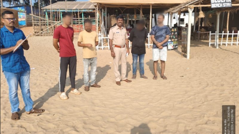 ಗೋಕರ್ಣ ಬೀಚ್‌ನಲ್ಲಿ ಗಾಂಜಾ ಸೇವನೆ: ಬೆಂಗಳೂರು ಮೂಲದ ಇಬ್ಬರು ಐಟಿ ಉದ್ಯೋಗಿಗಳ ಬಂಧನ