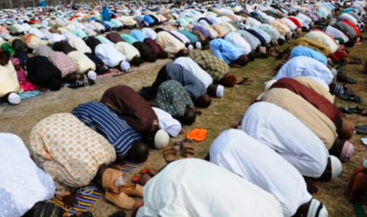 ಕರಾವಳಿಯಾದ್ಯಂತ ಶುಕ್ರವಾರ ಈದುಲ್ ಫಿತ್ರ್ ಹಬ್ಬ ಸಂಭ್ರಮ