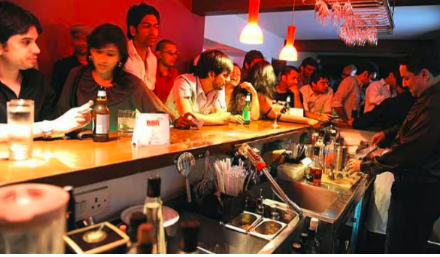 ಅಪ್ರಾಪ್ತರ ಮದ್ಯಪಾನಕ್ಕೆ ಹೈಕೋರ್ಟ್ ಬ್ರೇಕ್: ವಯಸ್ಸಿನ ಪರಿಶೀಲನೆ ಕಡ್ಡಾಯ, ನಿಯಮ ಉಲ್ಲಂಘಿಸಿದ್ರೆ ಕಠಿಣ ಕ್ರಮ