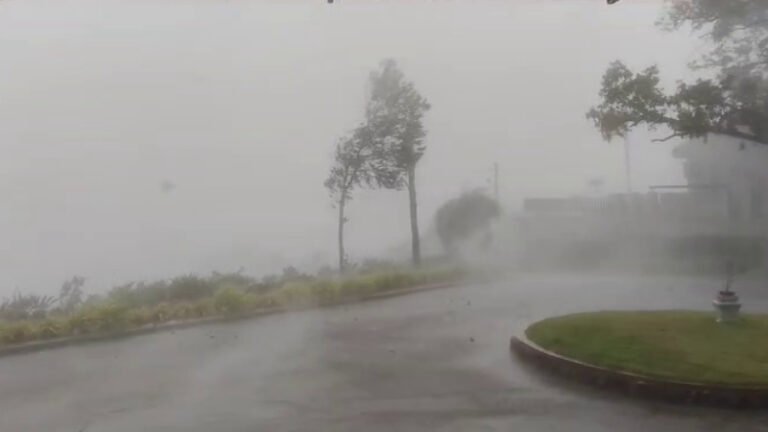 ಚಿಕ್ಕಮಗಳೂರಿನಲ್ಲಿ ಗಾಳಿ ಸಹಿತ ಭಾರೀ ಮಳೆ: ಜನಜೀವನ ಅಸ್ತವ್ಯಸ್ತ!