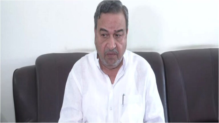 ಯಜಮಾನರು ವೇದಿಕೆ ಮೇಲೆ ಯಡಿಯೂರಪಲ್ಪ ಪುತ್ರನನ್ನು ಗೆಲ್ಲಿಸಿ ಅಂದಾಗ ಯಾಕೆ ಕ್ರಮ ಕೈಗೊಂಡಿಲ್ಲ: ಅಬ್ದುಲ್ ಜಬ್ಬರ್ ಆಕ್ರೋಶ