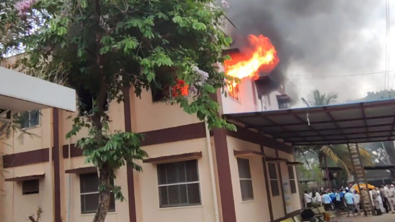 ಹಾನಗಲ್ ತಾಲೂಕು ಆಸ್ಪತ್ರೆಯಲ್ಲಿ ಅಗ್ನಿ ಅವಘಡ: 1 ಕೋಟಿ ರೂ. ಮೌಲ್ಯದ ಔಷಧಿ ಸುಟ್ಟು ಭಸ್ಮ!