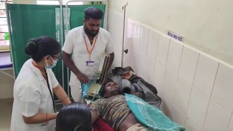 ಆಹಾರ ನೀಡುತ್ತಿದ್ದ ಕಾವಾಡಿಗನ ಮೇಲೆ ಕುಮ್ಕಿ ಆನೆ ದಾಳಿ; ಸ್ಥಿತಿ ಗಂಭೀರ, ಐಸಿಯುನಲ್ಲಿ ಚಿಕಿತ್ಸೆ!