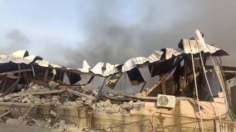 ನೆಲಮಂಗಲ: ಬೆಂಕಿ ಅವಘಡದಿಂದ 18 ವರ್ಷದ ಹಳೆಯ ಗೋದಾಮು ಸಂಪೂರ್ಣ ಸುಟುಭಸ್ಮ!